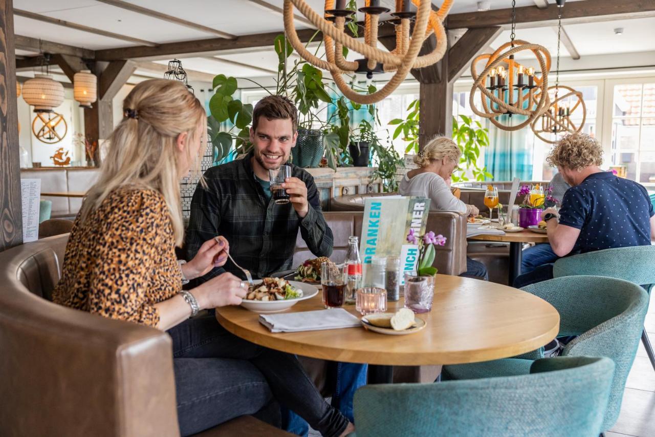 Hotel De Walvisvaarder Lies Bagian luar foto