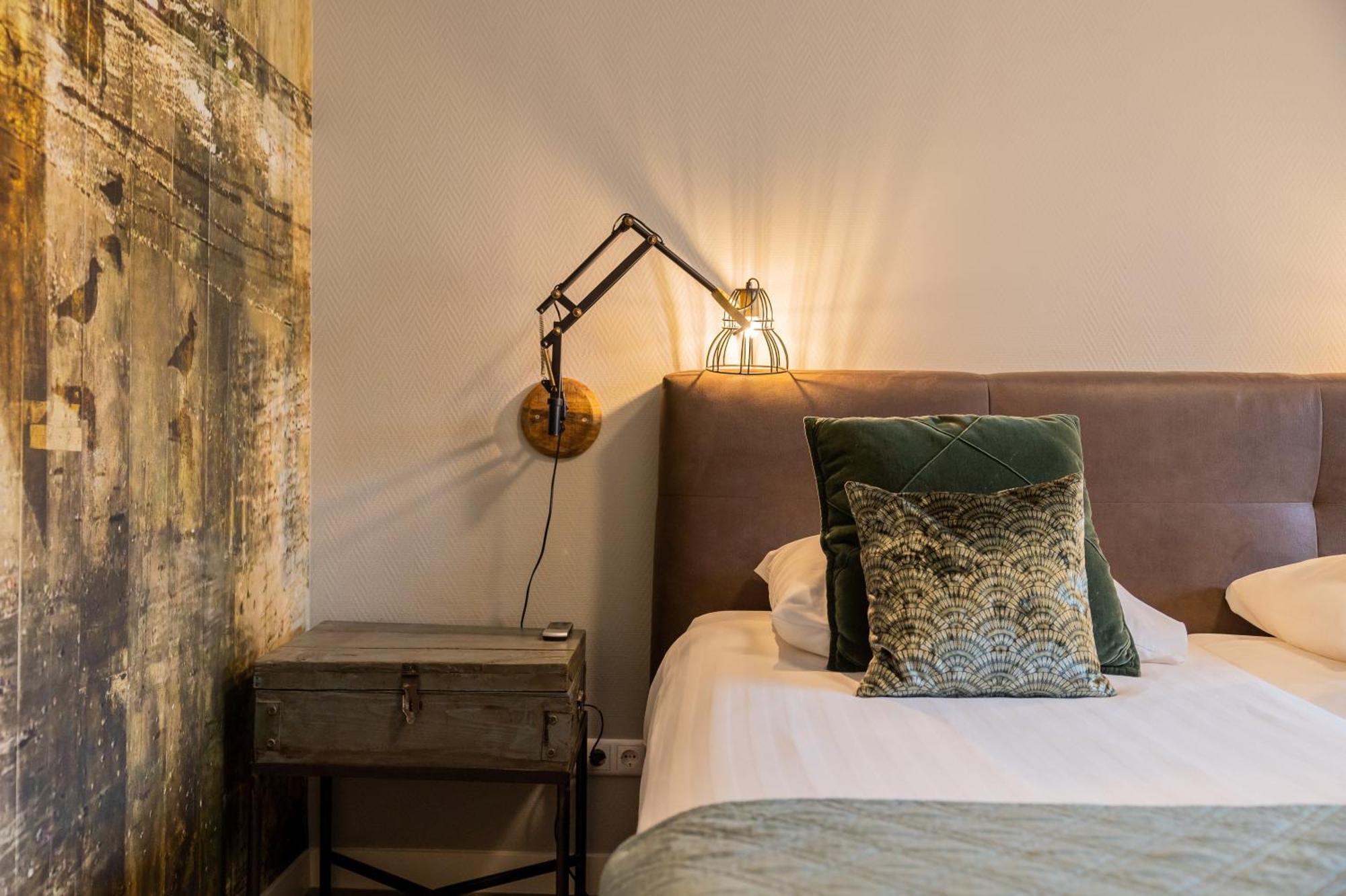Hotel De Walvisvaarder Lies Bagian luar foto