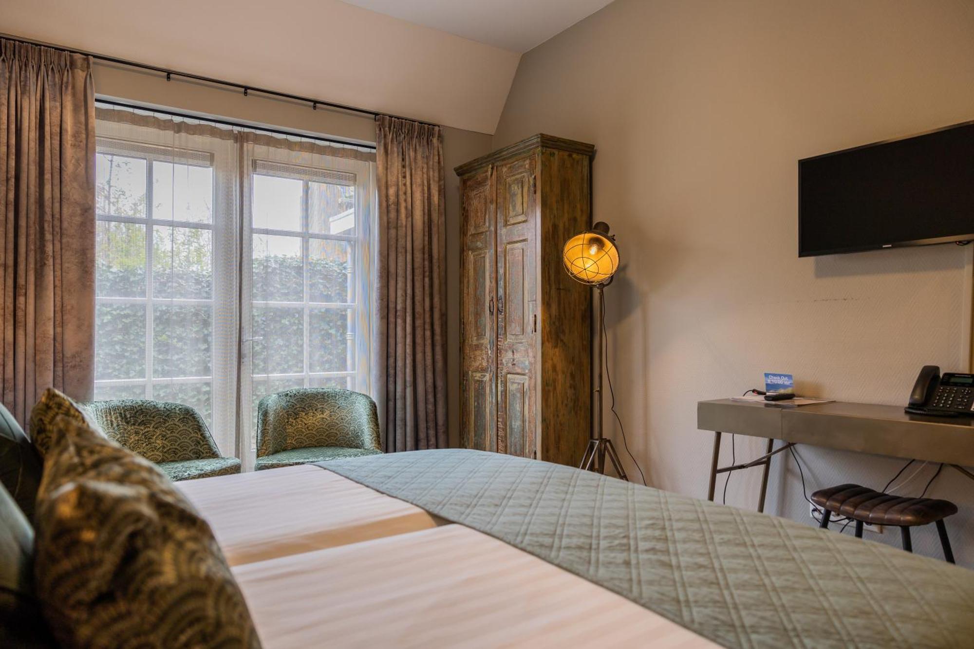 Hotel De Walvisvaarder Lies Bagian luar foto