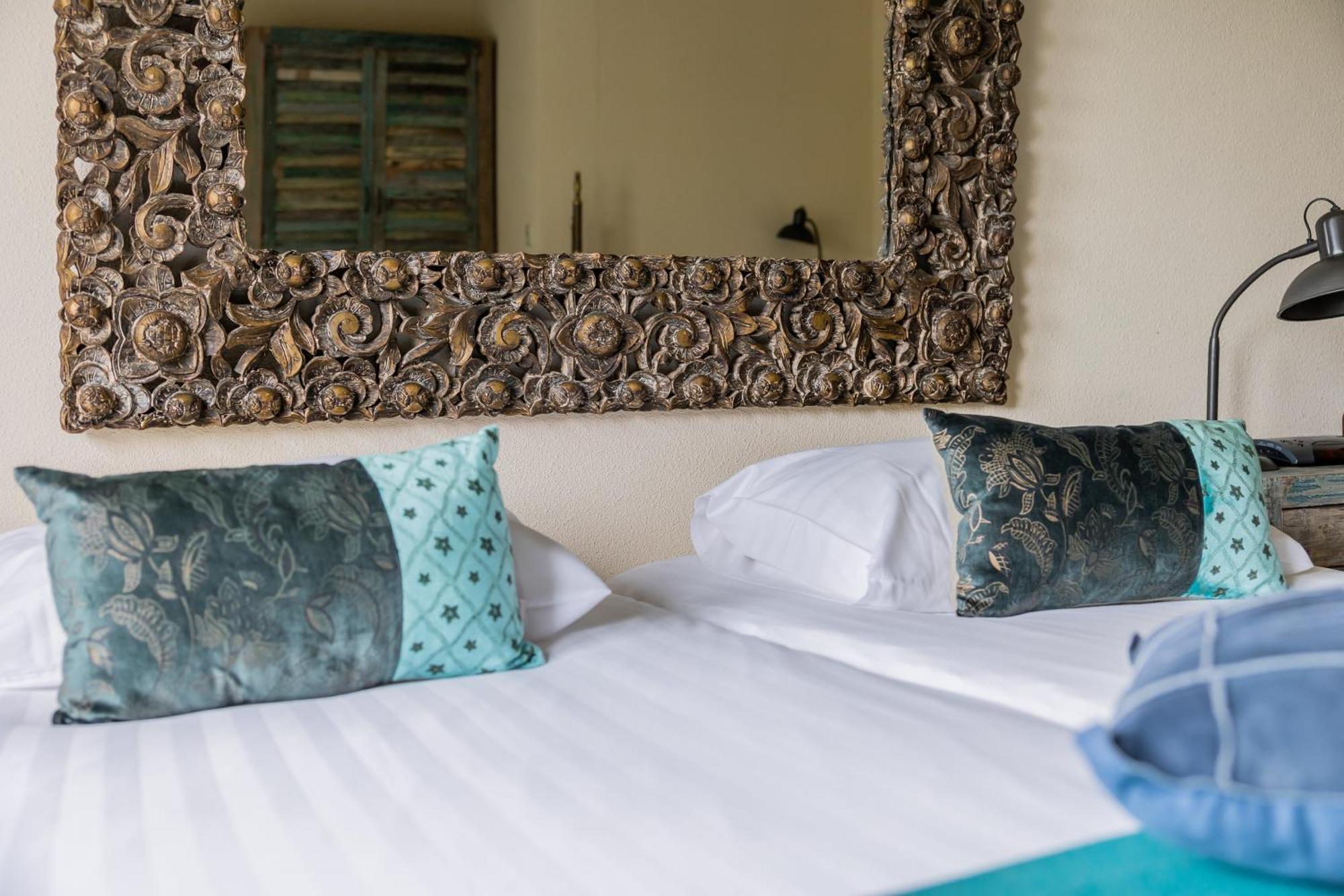 Hotel De Walvisvaarder Lies Bagian luar foto